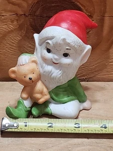 Vintage Homco cerámica Navidad Elfo con Oso de Peluche (D) - Imagen 1 de 5