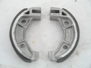 ZAPATOS DE FRENO DE ESTACIONAMIENTO FIAT 600, MULTIPLA 1955-60 ABARTH 750GT MONTADOS EN TRANSEJE - Imagen 1 de 1