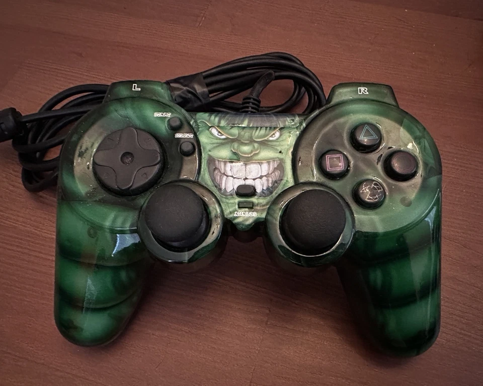Naki The Incredible Hulk-Pad for PS2 Sony Playstation Wired Analog Controller - Image 1 of 4