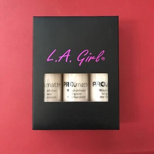 L.A. Girl PRO.Matte Foundation - Porzellan GLM715 (40 Packungen à 3 - 120 GESAMT) - Bild 1 von 2