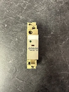 Relé y base Omron g2r-snd(s) - Imagen 1 de 4