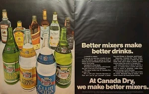 Mezcladores secos Canadá mejores bebidas bar cóctel botella de licor anuncio impreso vintage 1970 - Imagen 1 de 6