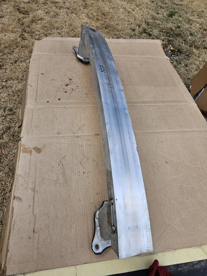 Audi A7 Quattro 2013 parachoques trasero refuerzo Foto 1 de 1