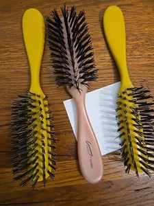 3 Vintage Haarbürsten mit Borsten 2 Spornette rosa senfgelb Nylon runde Spitze - Bild 1 von 6
