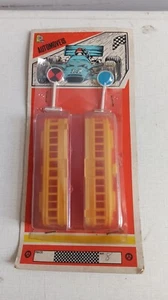 SET OF TRAM PLASTIC TOY - MADE IN PORTUGAL, RADAR PLASTICS VINTAGE - Picture 1 of 9
