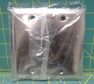 Pass & Seymour Legrand SS23 S.S. Placa de cubierta de pared montada en caja de 2 cuadrillas en blanco Foto 1 de 2