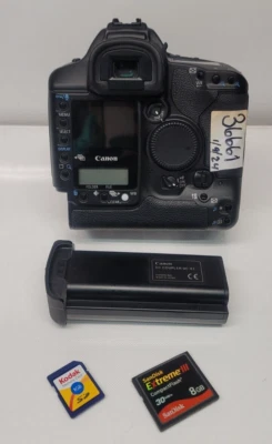 Cámara digital Canon EOS-1 D DS126051 Mark II con batería y lente de 35-135 mm*LEER Foto 1 de 4