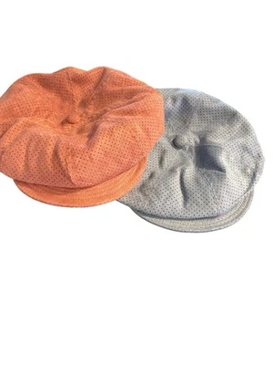 2 gorras de noticiero Liz Claiborne imitación gamuza rosa y azul. Ver fotos para medidas Foto 1 de 4