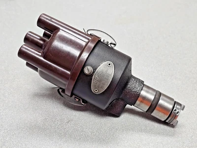 NICE USED ORIGINAL GENUINE PORSCHE 356A BOSCH VJ4BR9 IGNITION DISTRIBUTOR 5/57 - Image 1 of 4
