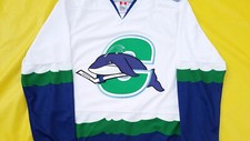 Mens small AHL Connecticut Whale jersey whalers white cartoon whale defunct team