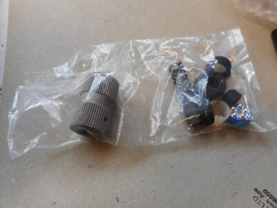 U-229/U CONNECTOR U229U PRC 25/77 Military 229 Army radio DIN AUDIO, PLUG 5WAY - Image 1 of 2