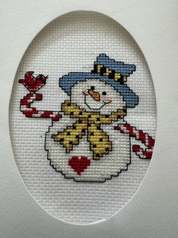 TARJETA PUNTO DE CRUZ TERMINADA COMPLETA ''MUÑECO DE NIEVE BASTÓN DE CARAMELO"" Foto 1 de 1