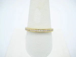Anillo de plata de ley de 2,5 mm tono oro circonita cúbica transparente banda de eternidad tamaño 10,5 - Imagen 1 de 5