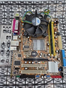 ASUS P5GC-MX/1333 LGA 775 Motherboard, 1GB RAM, E2180 CPU Combo - Picture 1 of 4