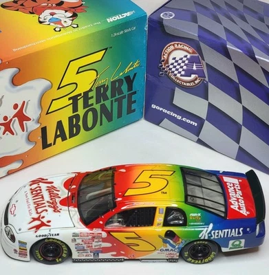 Terry Labonte 1999 Monte Carlo #5 Kellogg's K-Sentials 1:24 Die-cast Car Action - Image 1 of 4