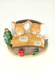 Vintage Christmas Porcelain Mice In Bed Taiwan READ - Picture 1 of 6
