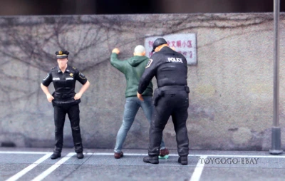 1/64 US Police Patrol Arrest suspects fit 1:64 car street in STOCK FREE ship - Image 1 of 3
