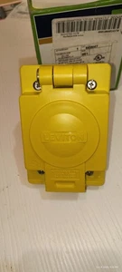 Leviton 66W47 Wetguard Watertight Locking Inlet NEMA L5-20 2P 3-Wire 20 A 125V - Picture 1 of 5