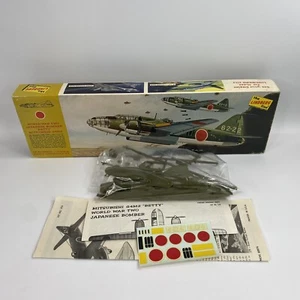 De colección Lindberg Line Mitsubishi G4M2 "Betty" Segunda Guerra Mundial Bombardero Modelo Escala 1/72 576:200 - Imagen 1 de 17