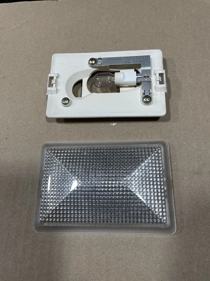 Luz domo 1989 1990 1991 1992 1993 Ford Thunderbird Cougar Sc Xr7 sin techo corredizo Foto 1 de 2