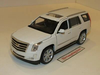WELLY 2017 CADILLAC ESCALADE 1:24 SCALE WHITE PREOWNED FREE SHIP - Image 1 of 4