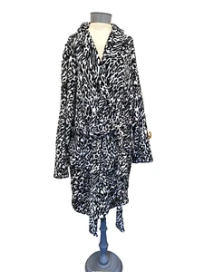 Fleece-Morgenmantel Größe 26/28 Cacique Animalprint mit Gürtel Wickeloptik - Bild 1 von 3