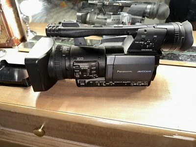 Panasonic AG-HMC150P ACCAM 3CCD Professional Video Audio HD SDHCCamcorder Camera - Image 1 of 4