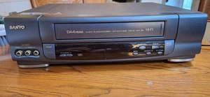 Lettore VHS VWM-650 Sanyo VCR, testato e funzionante!! Senza telecomando - Foto 1 di 7