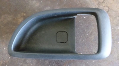 Manija de puerta interior izquierda envolvente Hyundai Santa Fe SM 00-11/05 Foto 1 de 2