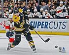 Patrice Bergeron Boston Bruins unsigniertes schwarzes Trikot Schießen 8"" x 10"" Foto