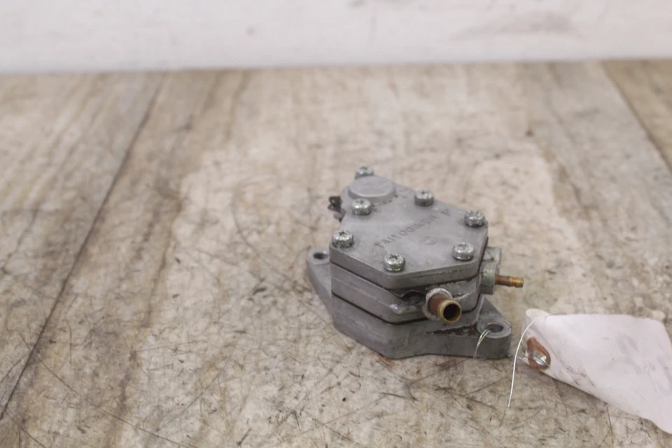 Yamaha VMAX 600 1995 bomba de combustible Foto 1 de 4