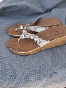 Skechers Luxe Foam Slide Platform Sandals White Leather Sandals Size 8 - Picture 1 of 5