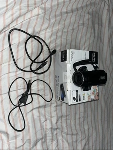 Sony Handycam HDR-CX230 1080 Full HD Camcorder 8.9MP 32x Zoom - Tested Works - Picture 1 of 9