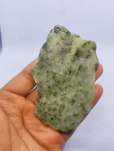 Rebanada cruda de prehnita de 400 quilates - losa de cristal verde claro - Imagen 1 de 5