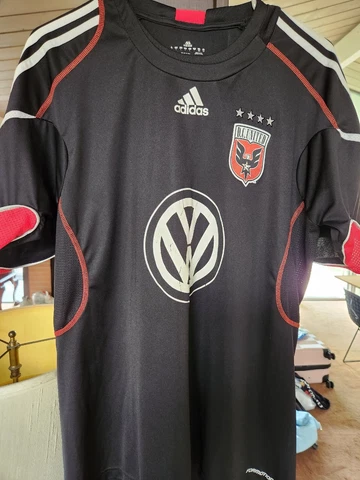 DC United Home Jersey Large Mens Cover