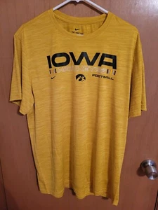 Iowa Hawkeyes Football Nike Men's T-Shirt Yellow Size XL - Picture 1 of 6