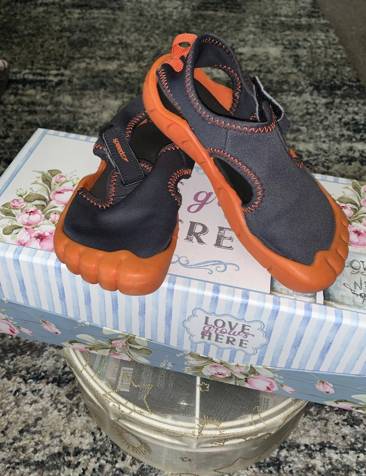 Speedo Niños Aqua Calcetines Agua Zapatos Gris y Naranja Talla XL Usados Foto 1 de 3
