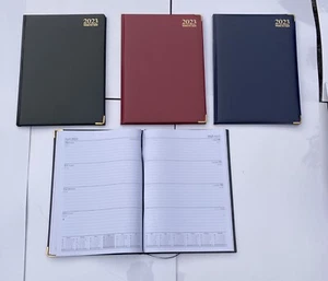 2023 A4 Acolchado Tapa Rígida Esquinas Doradas Semana para Ver Diario Calendario Oficina en Hogar - Imagen 1 de 1