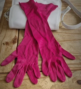 VTG 1960s Dark Pink Nylon Elbow Length Ladies Cornelia James Size 61/2 READ - Picture 1 of 5