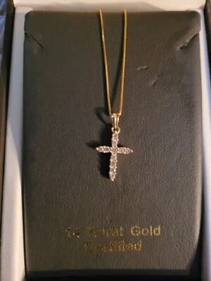 Collar crucifijo de diamantes oro 14k con certificado de geología con seguro de por vida Foto 1 de 3
