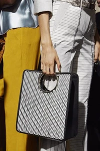 $2400 NUEVO SALVATORE FERRAGAMO Vela Bolso de Mano de Cuero Tejido con Asa Redonda - Imagen 1 de 9