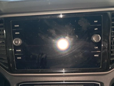 Pantalla de infoentretenimiento usada se adapta a: Volkswagen Atlas 2021 pantalla y control 8`` sc Foto 1 de 4