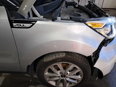 Guardabarros delantero derecho usado se adapta a: Kia Soul 2017 delantero derecho grado A Foto 1 de 4