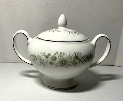 Vtg Wedgwood Westbury Lidded Sugar Bowl Green Floral English Bone China 7" - Image 1 of 4