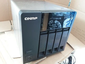 QNAP TS-419P II NAS Tower Ethernet LAN Black 4 X CADDY, NO PSU or HDD - Picture 1 of 5