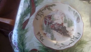  Better Homes & Gardens 9" Salatteller Heritage Collection Dampflok NEU  - Bild 1 von 1