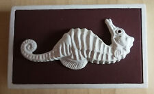 Naturgetreue kleine Gipsplastik "Seepferd", 70 x 45 mm