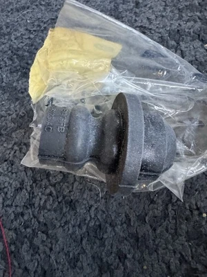 Ford Mondeo Radiator Mounting Rubber Transit MK6 New 2000- - Image 1 of 2