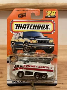 Camión de bomberos de aeropuerto Matchbox de colección pista rescate 1 #29 nuevo en paquete Diecast Fireman - Imagen 1 de 8