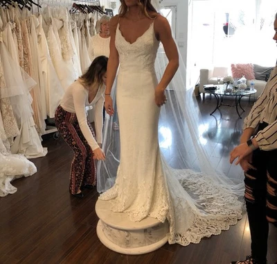 Vestido de novia Christina Wu marfil talla 4 estilo 18090 nunca usado/velo incluido Foto 1 de 4